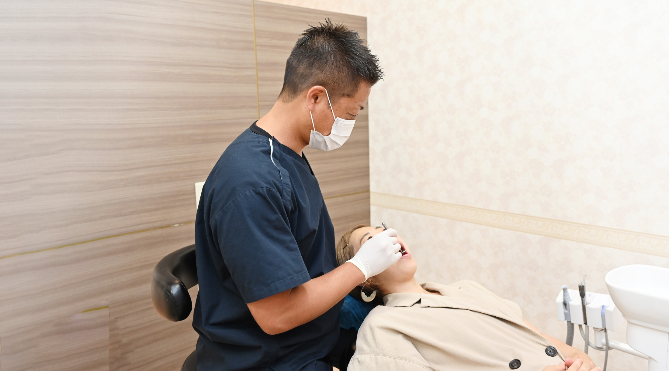 ピュアデンタルクリニック治療風景